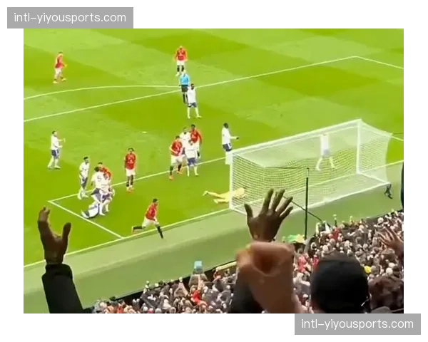 B费6次助攻卡塞米罗 创赛季助攻同一队友最高纪录